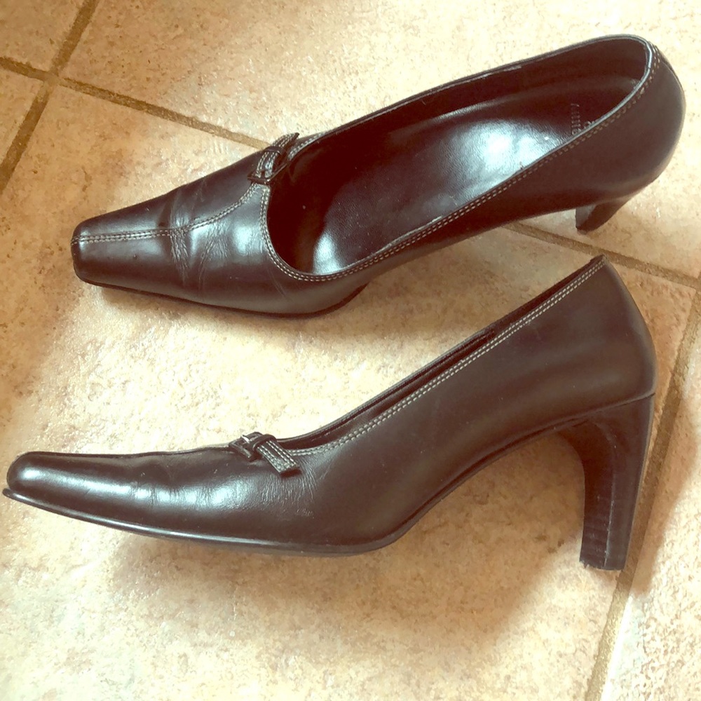 Anne Klein pumps